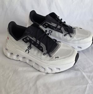 On Running Cloudtilt Sz 6